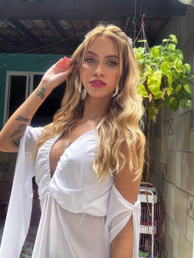Bea Sekhmet Terapeuta Tântrica em Fortaleza Massagem Fortaleza com Terapias Corporais e Relaxamento na Aldeota