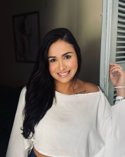 Terapeuta Lia Massagem Relaxante Terapêutica no Espaço Serenity Fortaleza