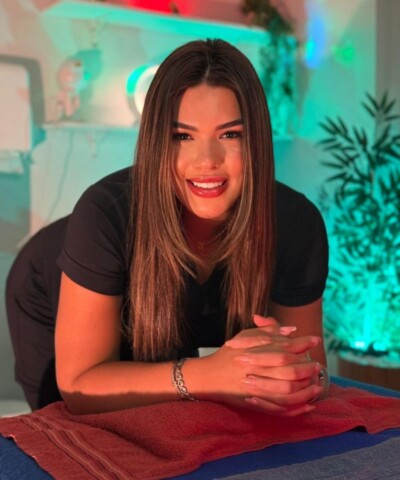 Letícia Massagem